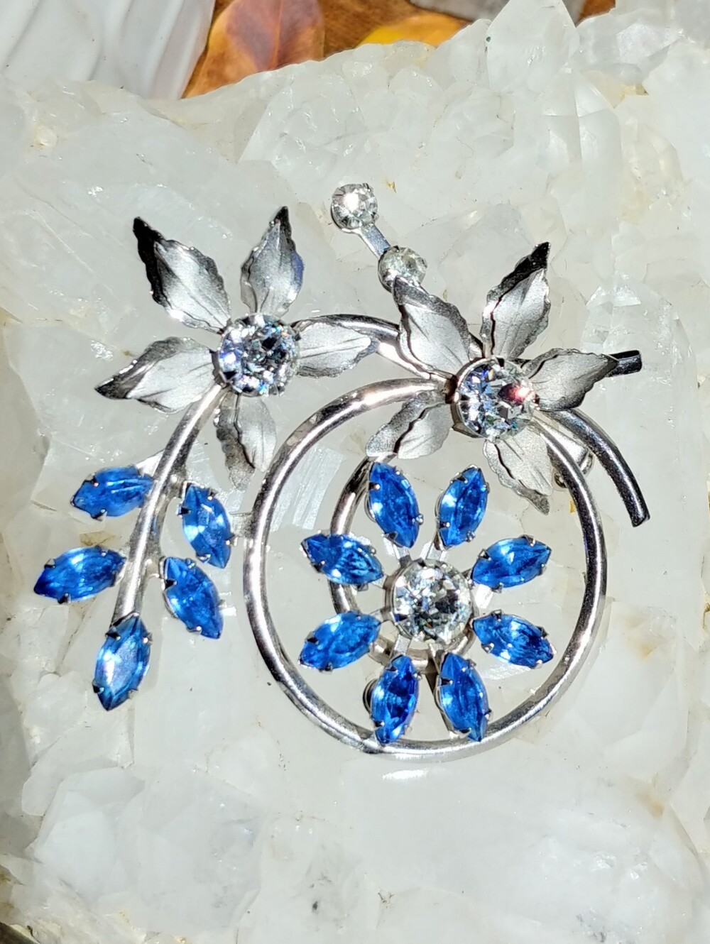 Vintage Blue & Clear Flower Silvertone Rhinestone Brooch Pin